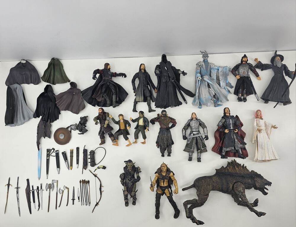 Lord of The Rings Action Figures LOT OF 16 Accessories ToyBiz Fellowship LOTR